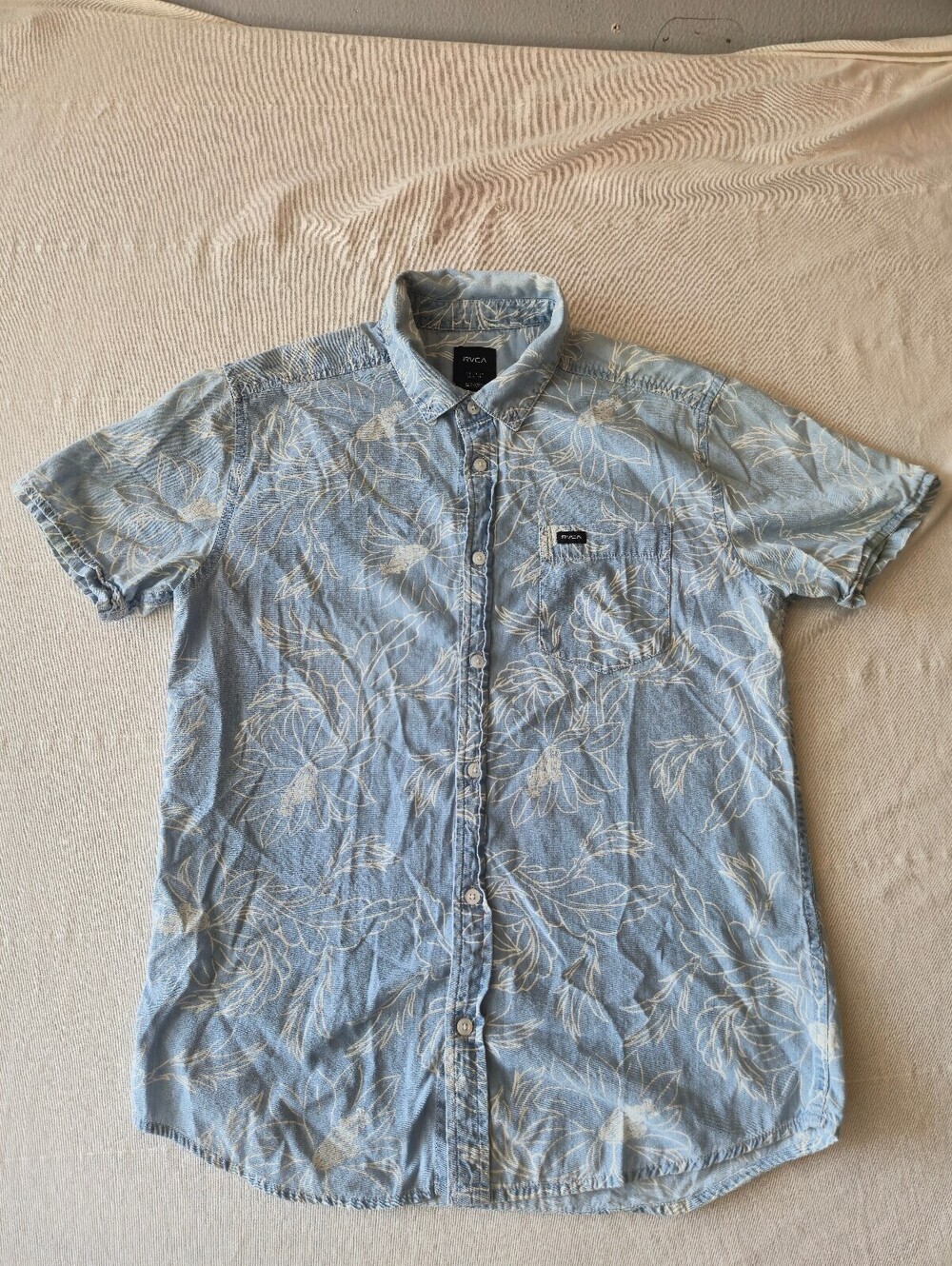 RVCA Slim Fit Short Sleeve Button-Up Shirt Small Blue Floral Print